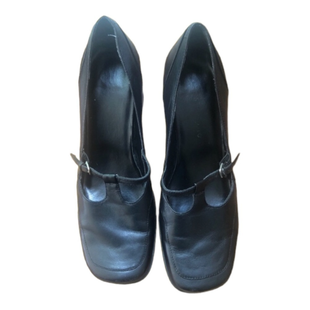 Classic Women's Black Shoes Size 7 M
